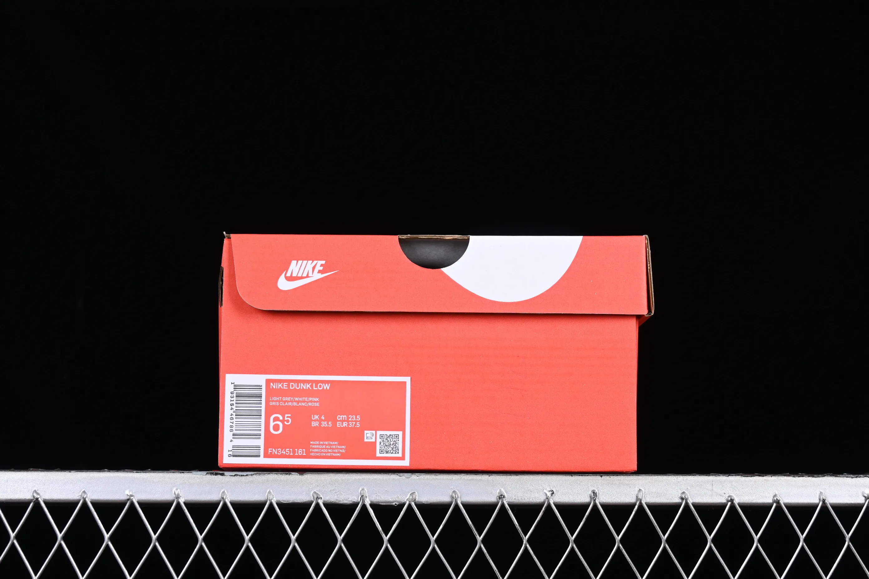 All Categories Nk SB Dunk Series Nk SB Dunk Low Low-top sneakers Cost-effective version Nk SB Dunk Low "520" Valentine's Day limited SB low-top sports and leisure sneakers FN3451-161